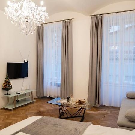 Cozy Flat By Wenceslas Square! ปราก ภายนอก รูปภาพ
