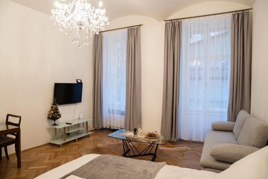 Cozy Flat By Wenceslas Square! ปราก ภายนอก รูปภาพ